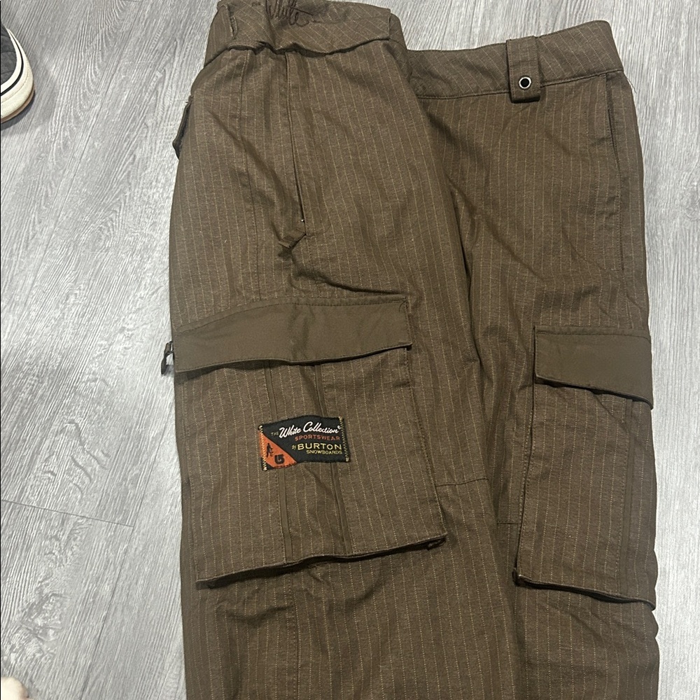 Burton Men's Snowboarding Pants - Picture 4 of 10